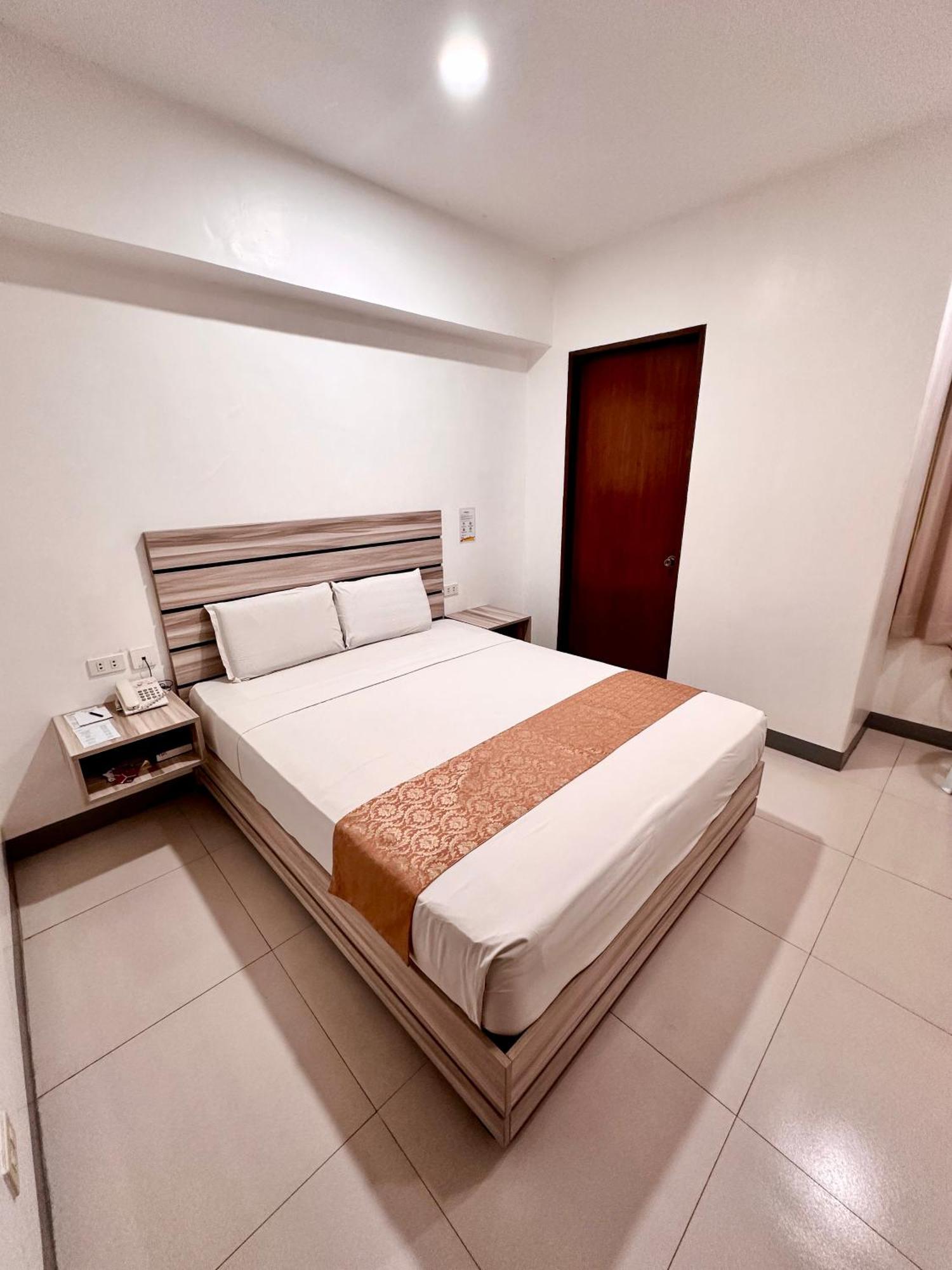 Travelbee Fuente Inn Cebu Εξωτερικό φωτογραφία
