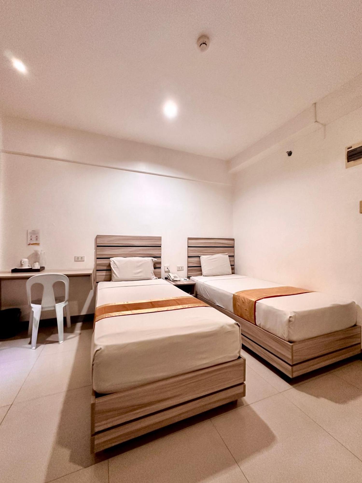 Travelbee Fuente Inn Cebu Εξωτερικό φωτογραφία
